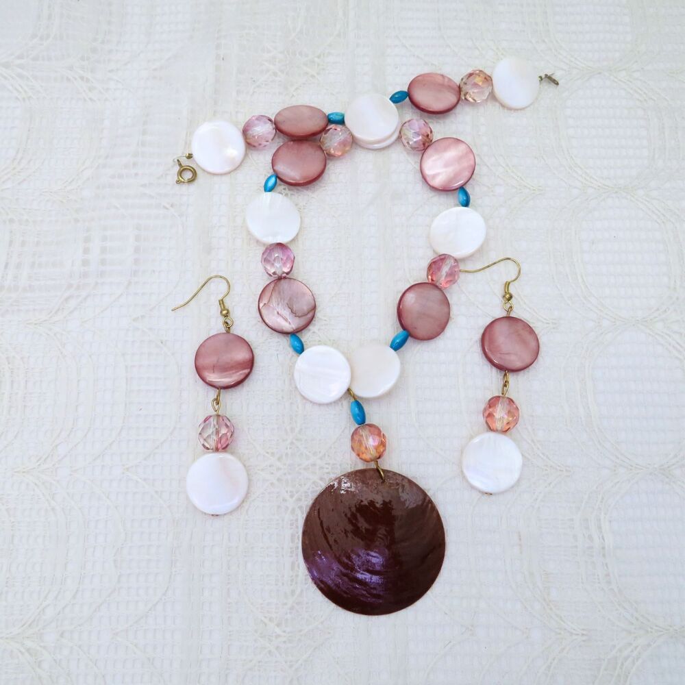 Shell Necklace and Earring Set Women Mauve, White, and Brown Shell Tropical